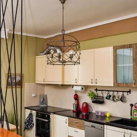 Kalendes * Néoi Epivátai