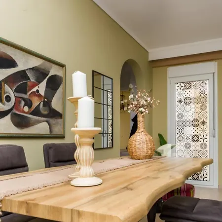 Kalendes * Néoi Epivátai