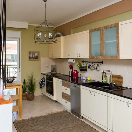 Kalendes * Néoi Epivátai